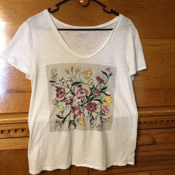 LOFT Tops - LOFT White With Floral Top